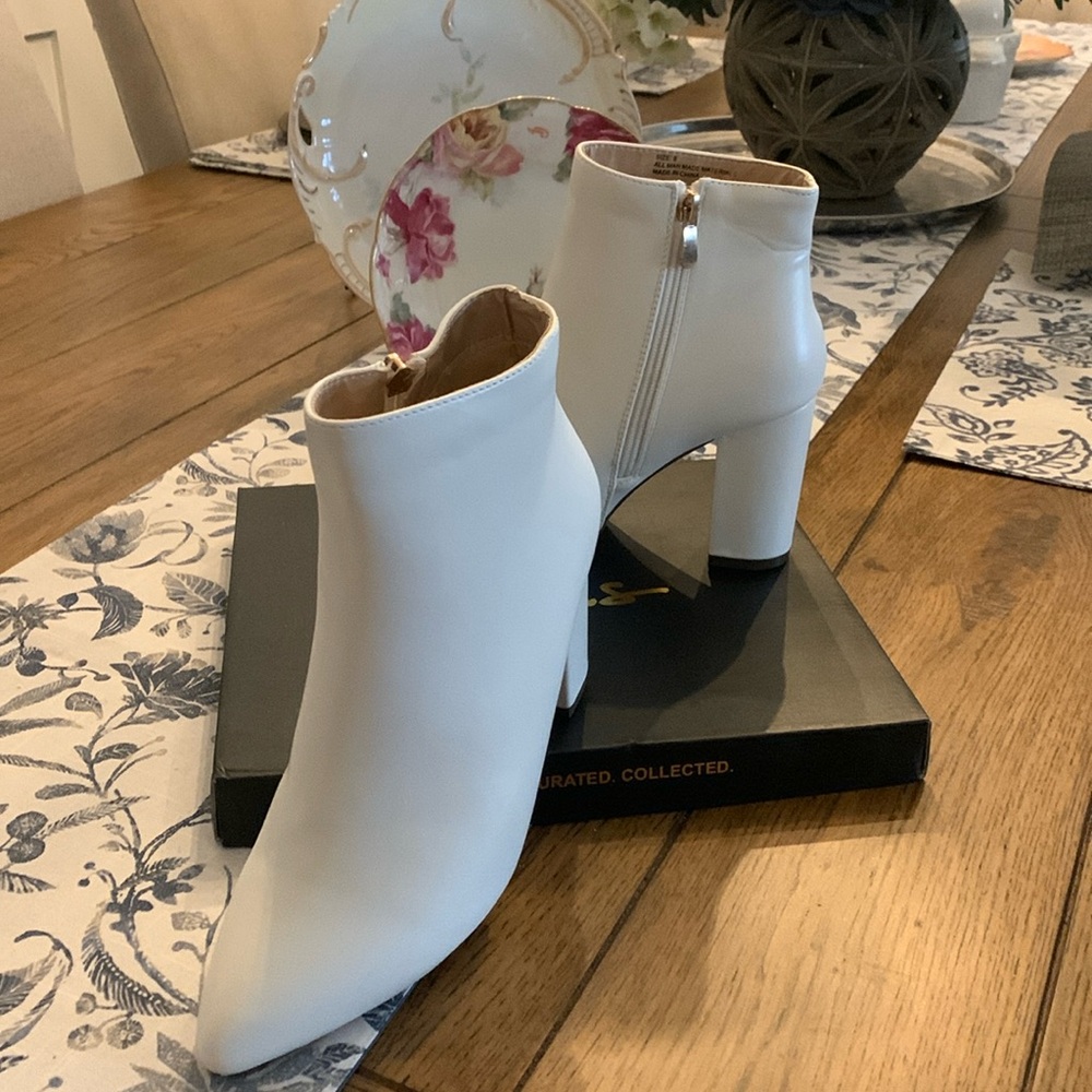 Lulus brand, style:  Ottava, White, size 8